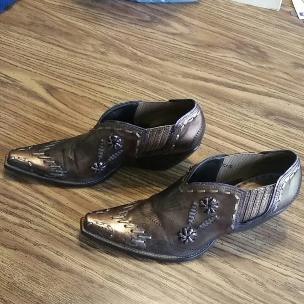 BCBGIRLS Brown Cowboy Ankle Booties EUC sz 8